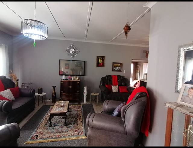 3 BEDROOM FREESTANDING SOLD IN STILFONTEIN EXT 3